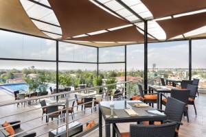 Mezze On The Deck - Rooftop Bars & Restaurant